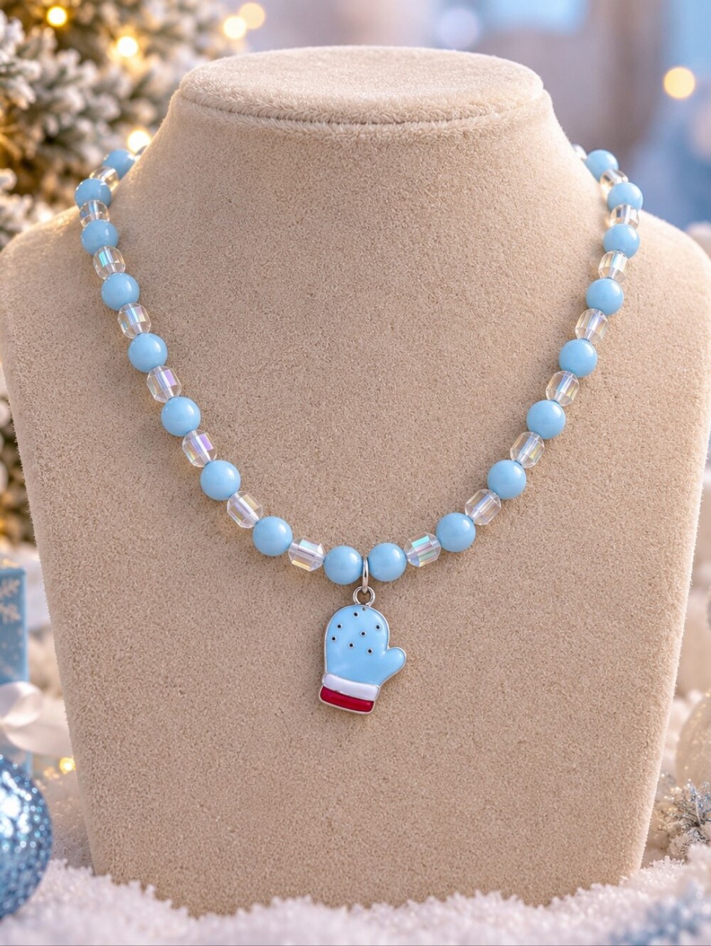 🧤Little Girls Blue Beaded Necklace with Mitten Charm🧤